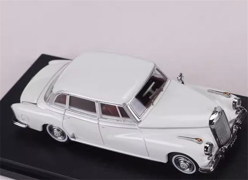 GFCC Mercedes Benz 300D 1959 classic car White LHD 1:64 car Pre-built Model view7