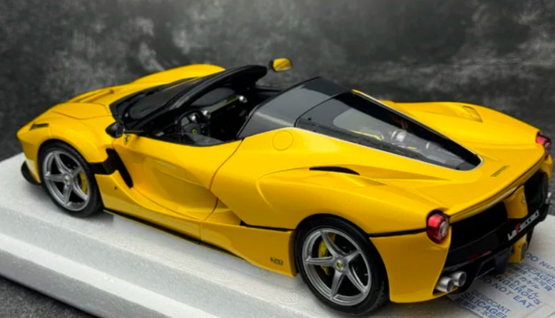 1:18 Ferrari LaFerrari  Yellow - Silver Wheel BBR MODELS convertible version DIECAST Model