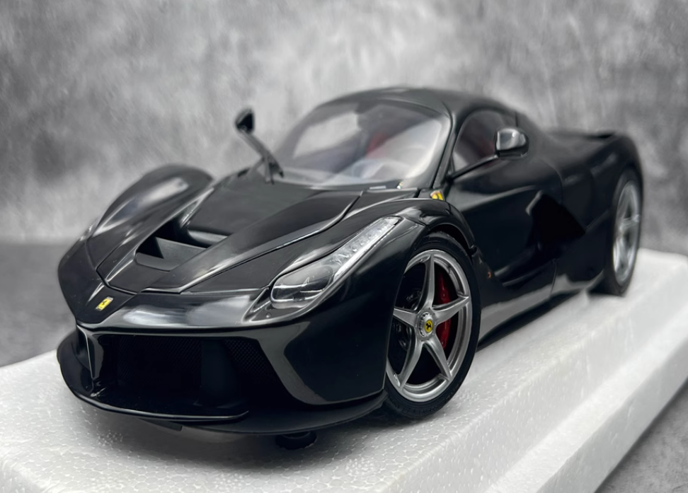 BBR MODELS Ferrari LaFerrari black hardtop 1:18 Car Pre-built Model view4