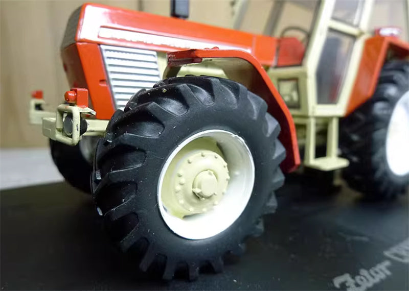 Universal Hobbies Zetor Crystal 12045 agricultural tractor Museum Edition Orange red 1:32 Truck Pre-built Model