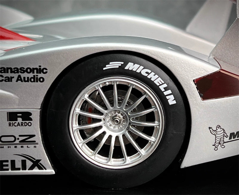 1:18 Audi R8 2000 Spark Le Mans Resin Car Model view4
