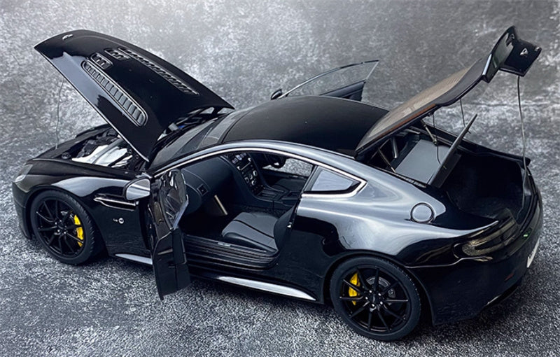 AUTOART Aston Martin V12 Vantage S 2015 black 1:18 Car Pre-built Model view5