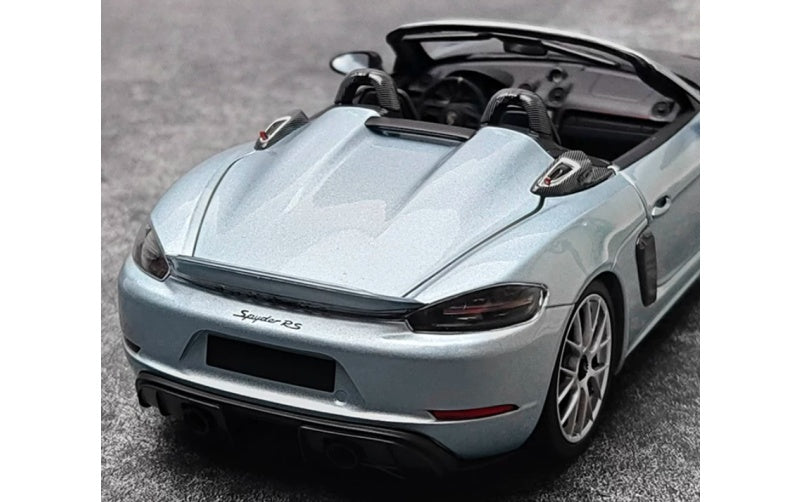 1:18 Porsche 718 Spyder RS Glacier Silver MINICHAMPS Limited 300 pcs DIECAST Car Model
