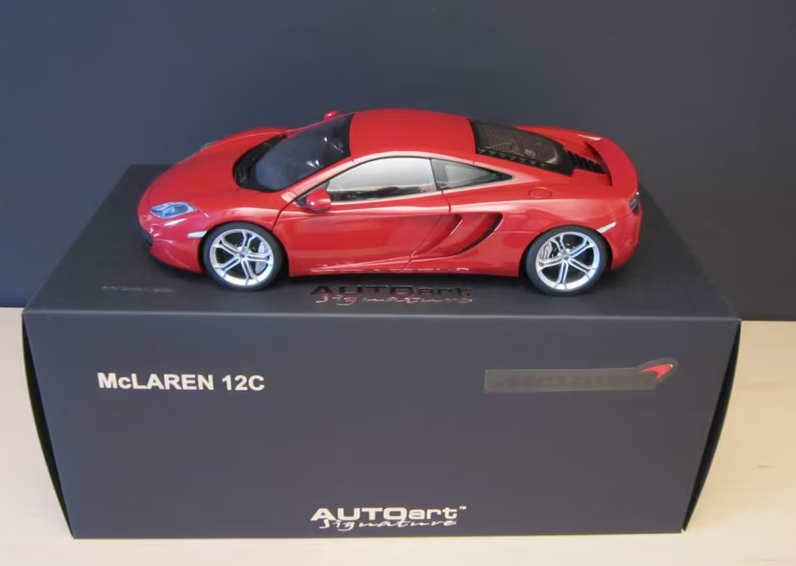 AUTOART McLaren MP4-12C Red 1:18 Car Pre-built Model view7