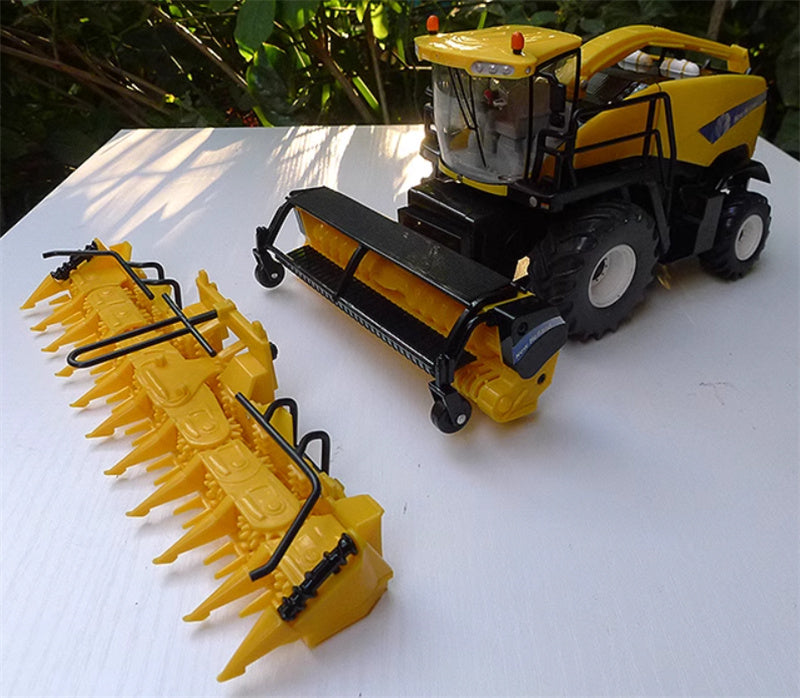 ERTL New Holland FR 9090 Self Propelled Forage Harvester Yellow 1:32 Truck Pre-built Model