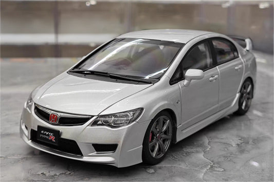 MOTORHELIX Honda Civic Type R FD2 2007 Silver Limited Edition 599PCS ONLY 1:18 Car Pre-built Model view1