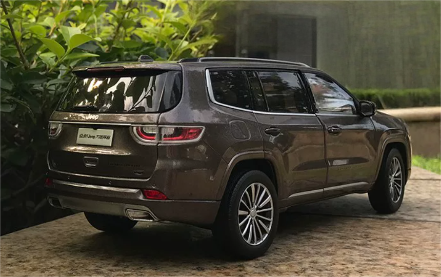 1:18 Jeep Grand Commander 2018 brown  GAC FCA  DIECAST car Model