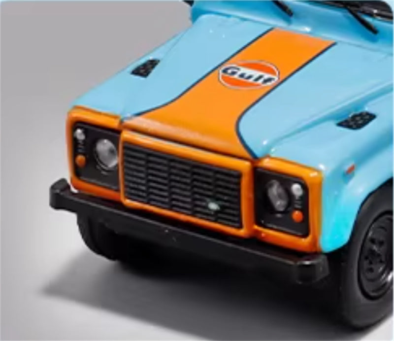 Master Land Rover Defender 110 Gulf Painting Regular Edition 1:64 Car Pre-built Airliner Model Display view6