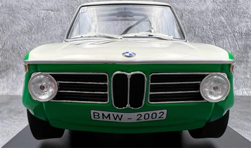 MINICHAMPS BMW 2002 tiK #10 BMW AG -Hahne/Quester - Winners GP der Tourenwagen Nurburgring 1968 1:18 Car Pre-built Model view7