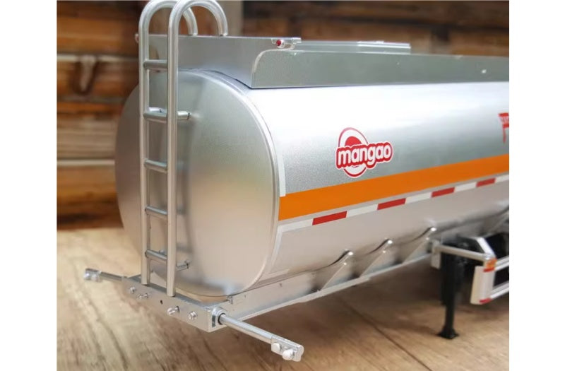 Sinotruk SITRAK oil tanker truck White mangao 1:36 Truck Pre-built Airliner Model Display view3