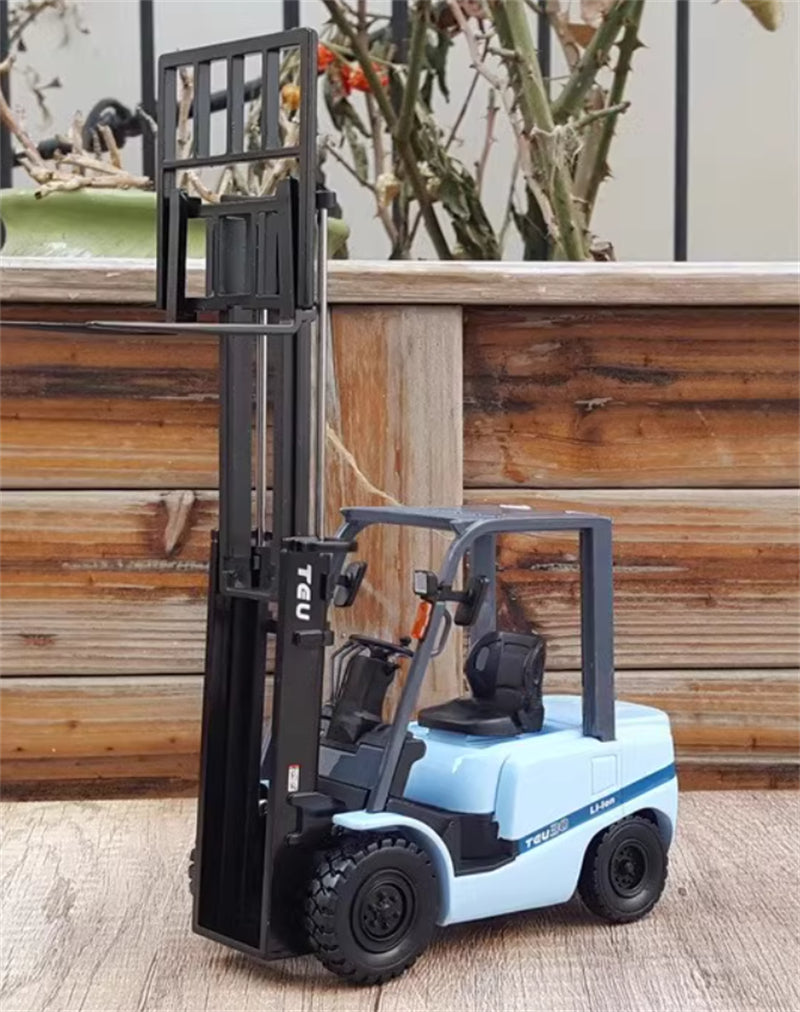 TEU 30klift New Energy Light Blue 1:20 Truck Pre-built Model
