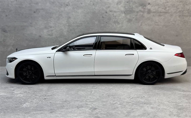 1:18 Mercedes Maybach S680 2021 White - Black Wheel Almost Real  DIECAST Model