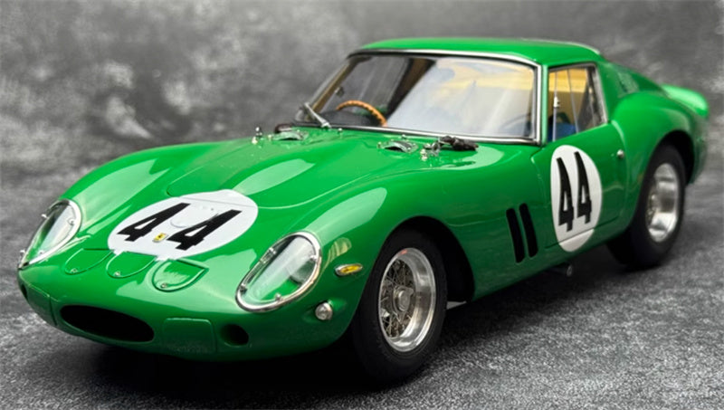 CMC Ferrari 250 GTO Silverstone 1963 David #44 Right hand drive Green Limited Edition 2000PCS ONLY 1:18 Car Pre-built Model view4