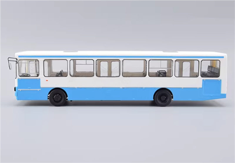 Modimio Russia MARZ-52661 City Commuter bus 1:43 Bus Pre-built Airliner Model Display view3