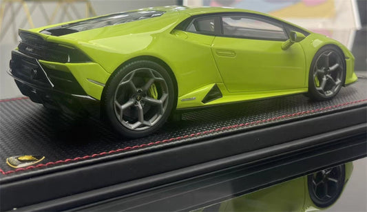 MR Lamborghini Huracan EVO Supercar Green Leather base 1:18 Car Pre-built Model view2