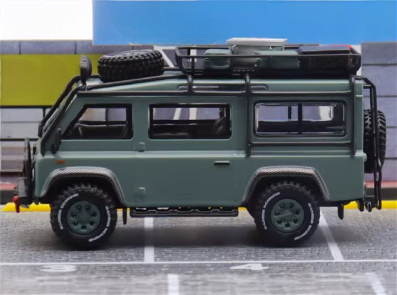 Master Land Rover Defender Van Green with accessories 1:64 Car Pre-built Airliner Model Display view3