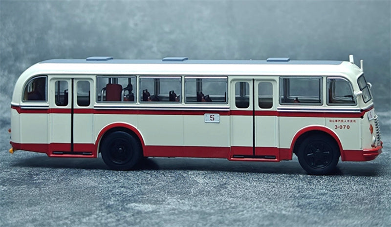 Beijing Public Transport Skoda 760RO single machine route 5 1:64 Bus Pre-built Model view7