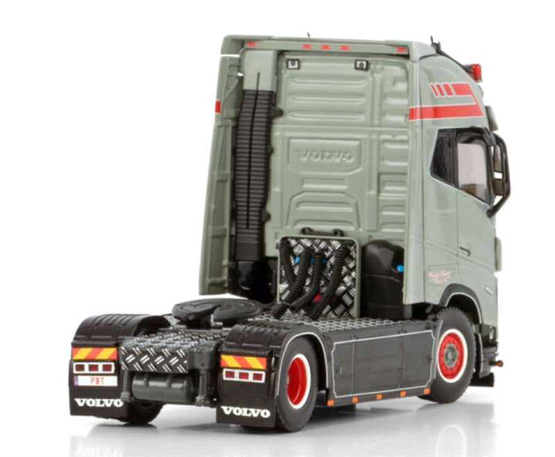 WSI VOLVO FH5 GLOBETROTTER XL 4X2 PBT Belgium Titan 1:50 Truck Pre-built Model