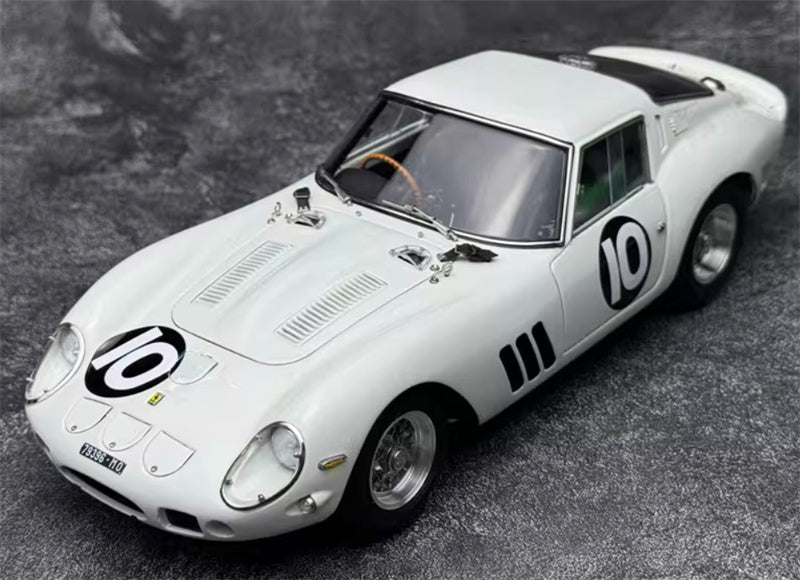 CMC Ferrari 250 GTO Tourist Trophy Goodwood 1962 Graham #10 white Right hand drive Limited Edition 2200PCS ONLY 1:18 Car Pre-built Model view5