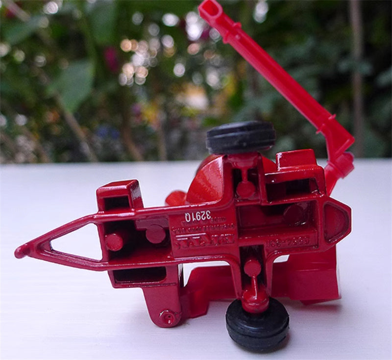 ERTL Case Grinder Mixer red 1:64 Truck Accessories Pre-built Model