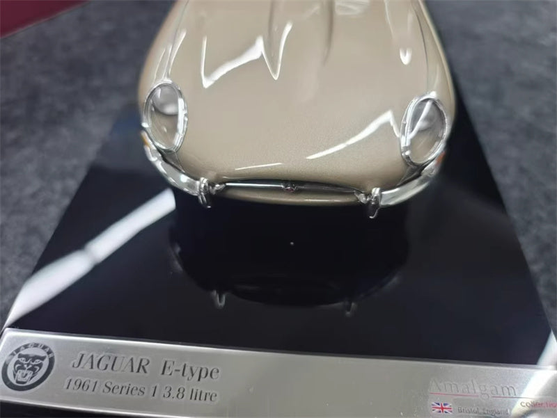 1:18 Jaguar E-type 1961 Amalgam Hardtop Resin Car Model view5