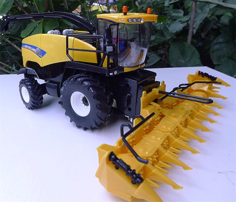 ERTL NEW HOLLAND FR850 SELF PROPELLED FORAGE HARVESTER Yellow out of print 1:32 Truck Pre-built Model
