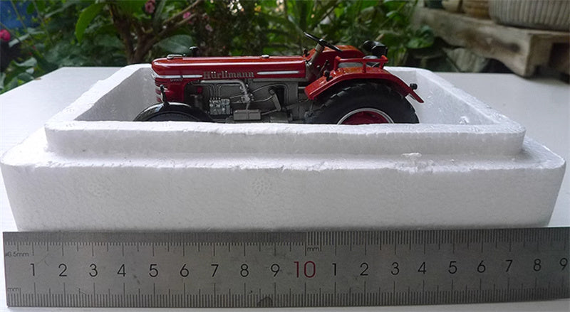SCHUCO Hurlimann D 200 S. rot European classical tractor 1:32 Truck Pre-built Model