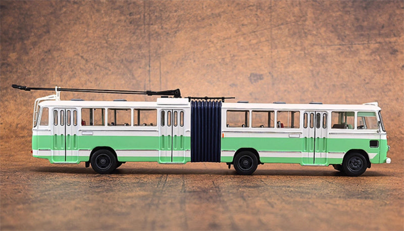 AUTO-GLIMPSE Shanghai Bus SK561 articulated trolley bus Pink green 1:64 Bus Pre-built Model view6