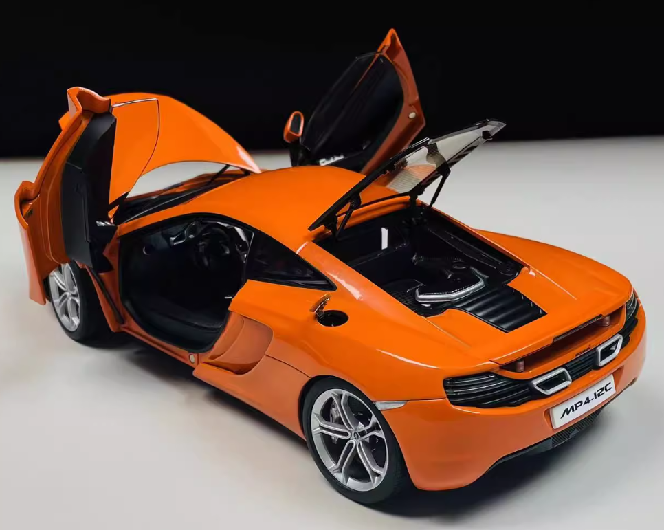 AUTOART McLaren MP4-12c Orange 1:18 Car Pre-built Model view9