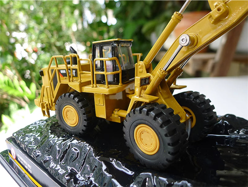 Norscot cat 988H Wheel Loader yellow 1:64 Truck Pre-built Model