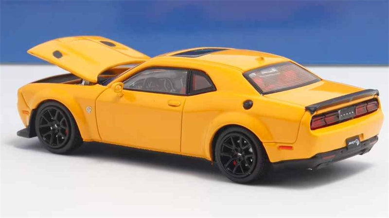 1:64 Dodge Challenger SRT Hellcat Limited Edition 699pcs ONLY  Yellow Stance Hunters DIECAST Model