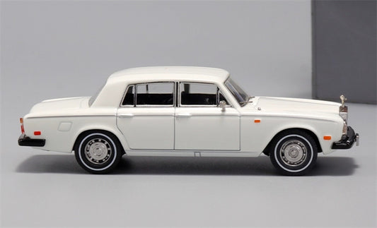 GFCC 1979 Rolls Royce Silver Shadow II Luxury Classic Car White Limited Edition 499PCS ONLY 1:64 car Pre-built Model view2