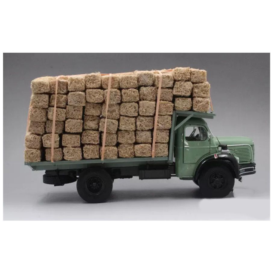 MQM BERLIET GLR 8R 1957 Grass Transport 1/24 DIECAST car