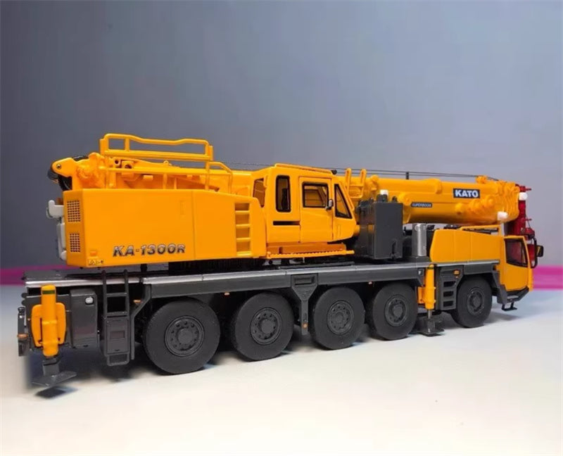 KATO ALLTERR KA-1300R Road Crane 5-axle Standard Edition 1:50 Truck Pre-built Model