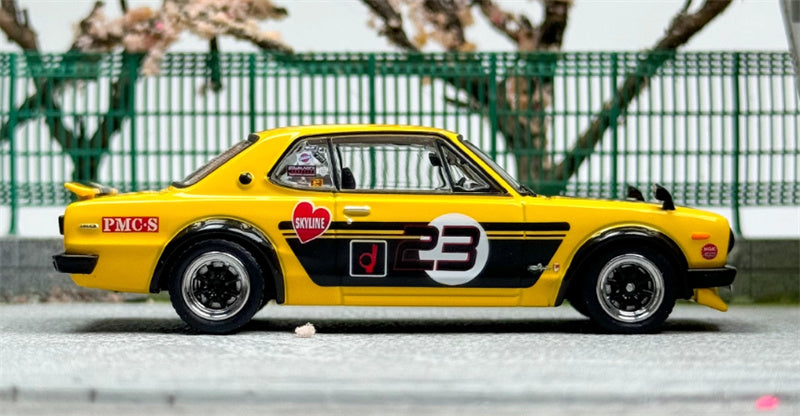 INNO64 Nissan Skyline 2000 GT-R (KPGC10) Yellow Black Stripe # 23 1:64 car Pre-built Model view4