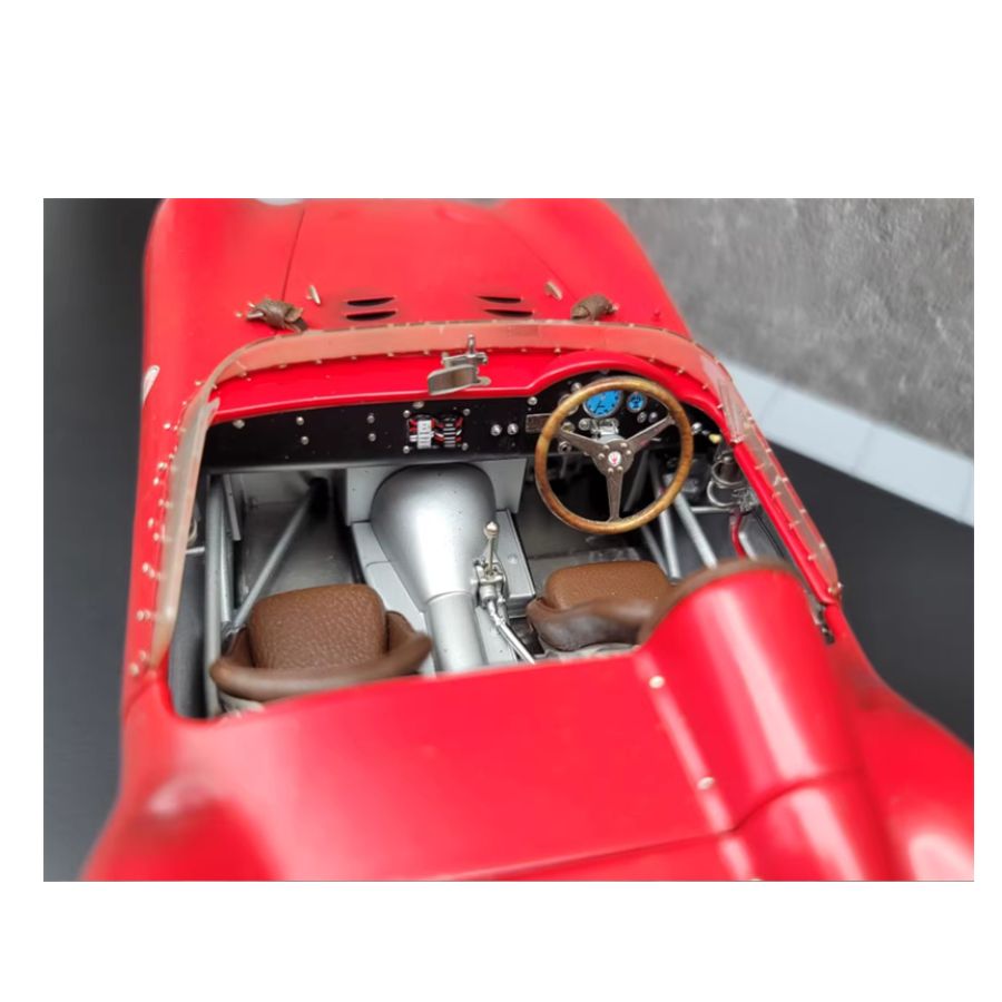 CMC Maserati 300S 1956 Dirty Hero Kits with Figure & engine Limited Edition 1:18 DIECAST Car