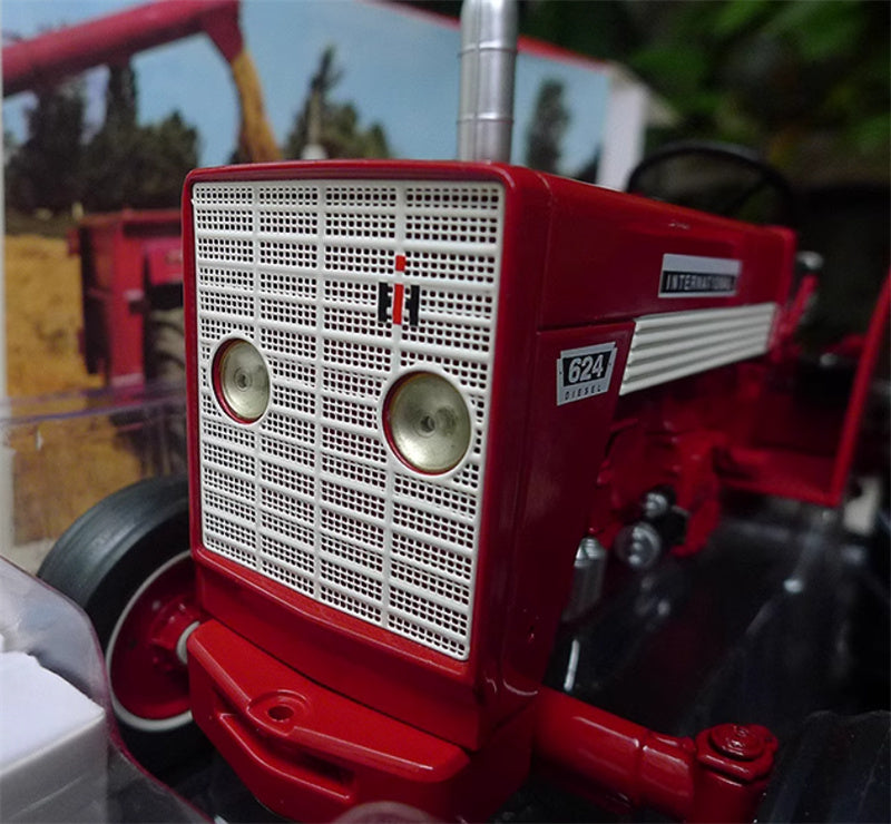 REPLICAGRI Case IH 624 International Agricultural Tractor Red 1:16 Truck Pre-built Model