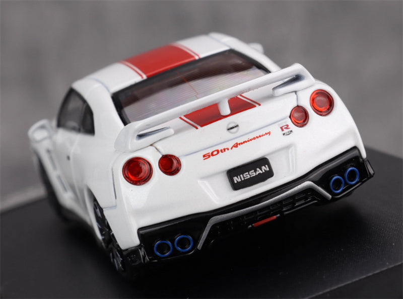MOTORHELIX Nissan GT-R R35 50th Anniversary Edition White Limited Edition 999PCS ONLY 1:64 Car Pre-built Model view7