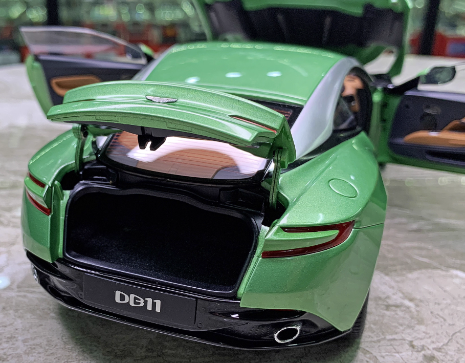AUTOART Aston Martin DB11 Green 1:18 Car Pre-built Model view2