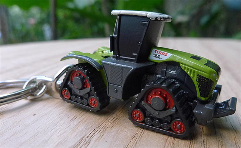 Universal Hobbies Claas Xerion 5000 tracked tractor keychain Green  Keychain Pre-built Model