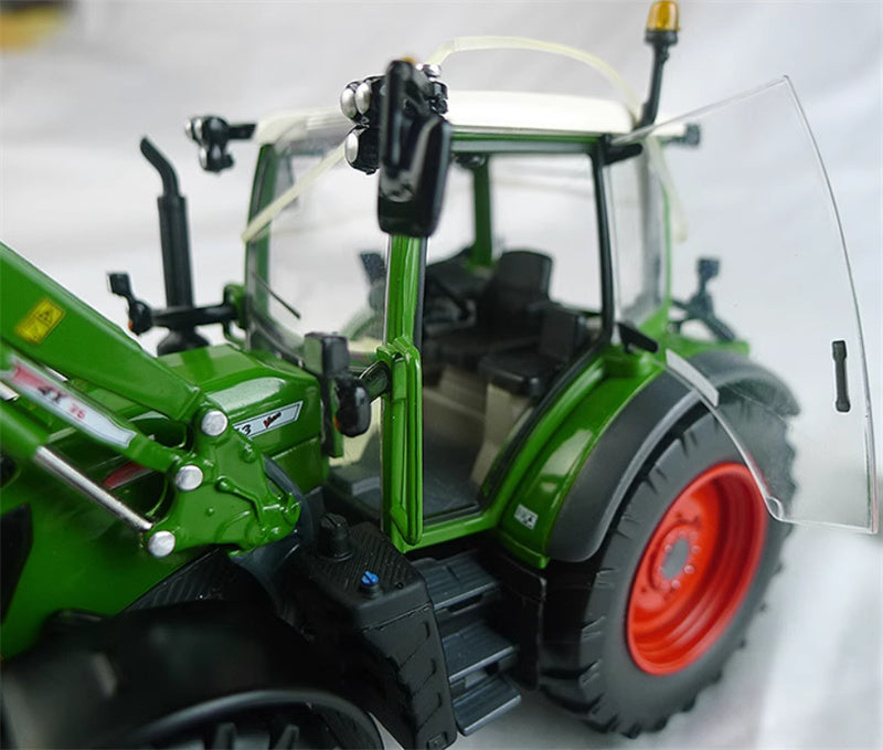 USK Fendt 313 Vario Bale Grapple Green 1:32 Truck Pre-built Model