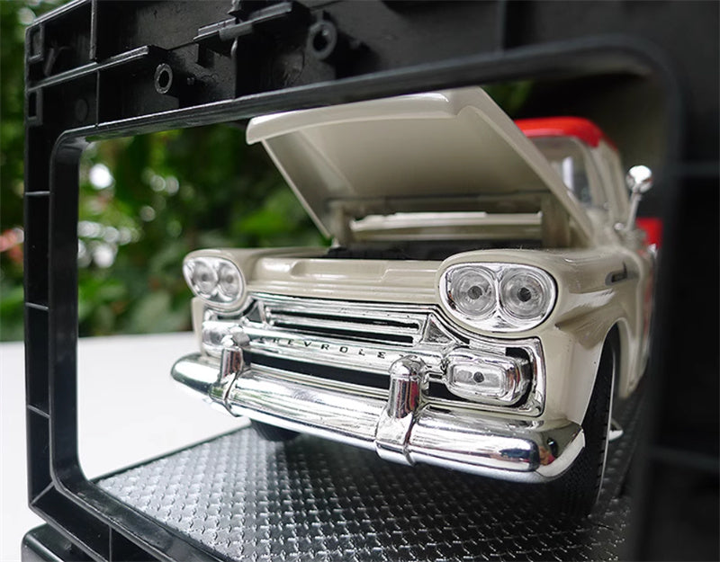 M2 Machines 1958  Chevrolet  Apache  Cameo  R105  Schwinn 1:24 Truck Pre-assembled Model Display