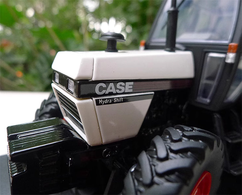 Universal Hobbies Case International 1394 4WD Tractor White 1:32 Truck Pre-built Model