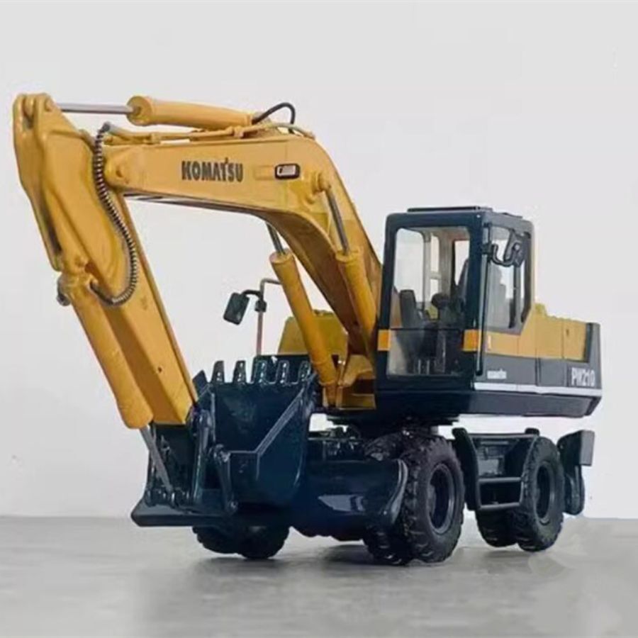 KOMATSU PW210-5 Excavator Collector's Edition 1:50 DIECAST Truck Lorry