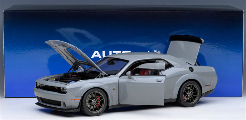 AUTOART Dodge Challenger R/T Scat Pack Widebody 2022 gray 1:18 Car Pre-built Model view10