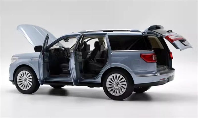 NAVIGATOR LINCOLN NAVIGATOR light blue SUV 1:18 Car Pre-built Model view3