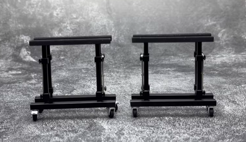 1:18 Pagani Huyara R  black  LCD MODELS  DIECAST Front and rear cover brackets Model