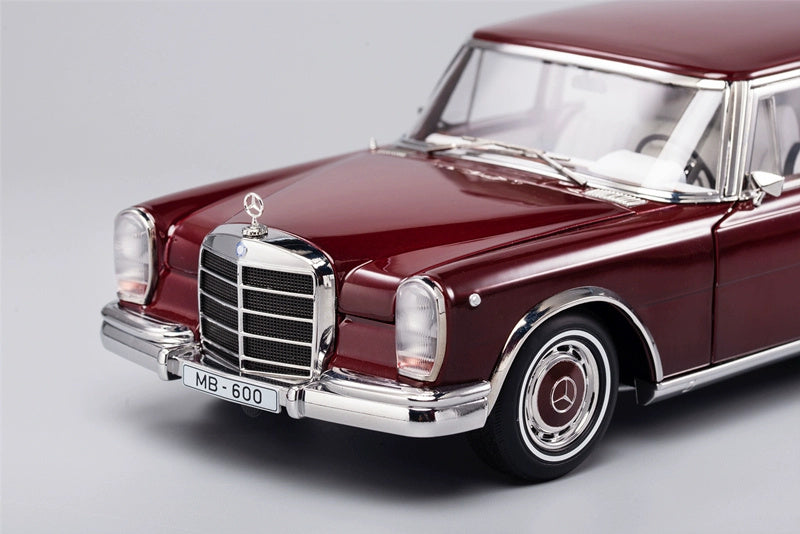 KengFai Mercedes Benz S600 Pullman Classic Car Pearlescent red 1:18 DIECAST CAR
