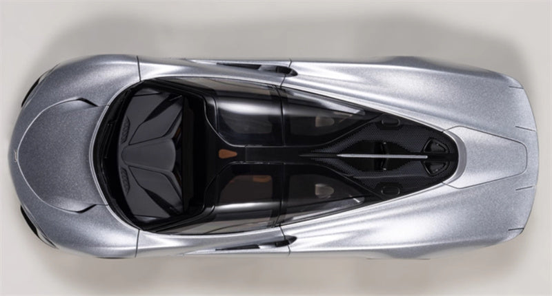 AUTOART McLaren Speedtail supercar silver 1:18 Car Pre-built Model view7
