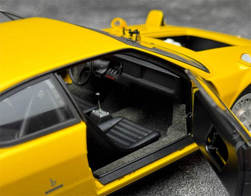 Kyosho Lamborghini Urraco Rally Yellow tail version 1:18 Car Pre-built Model view3